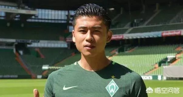 如何看待张玉宁坚持在荷兰踢球？