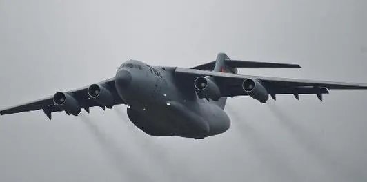 中国运-20运输机一次,能空运多少人?