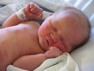 宝宝每晚睡觉前都哭闹怎么办  如何预防宝宝晚上哭闹