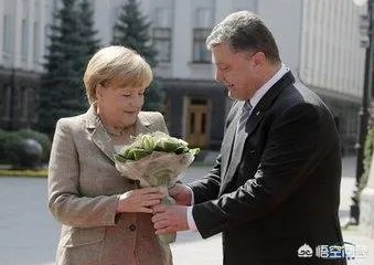 默克尔主动“派糖”，乌克兰还会给美国当炮灰，继续对抗俄罗斯吗？