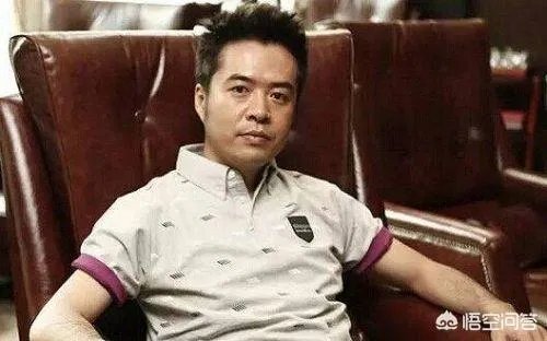 央视解说员洪钢解说英格兰淘汰哥伦比亚的比赛时,为什么在第115分钟就说比赛结束?