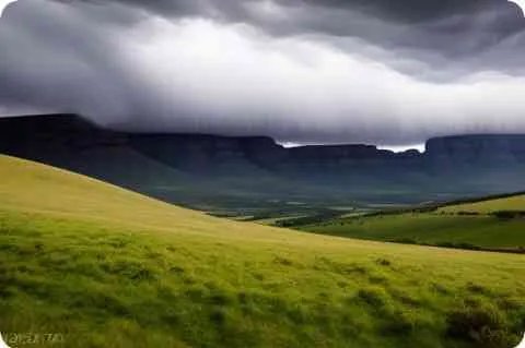 陈锡联简历：陈锡联是谁，陈锡联夫人王璇梅资料！