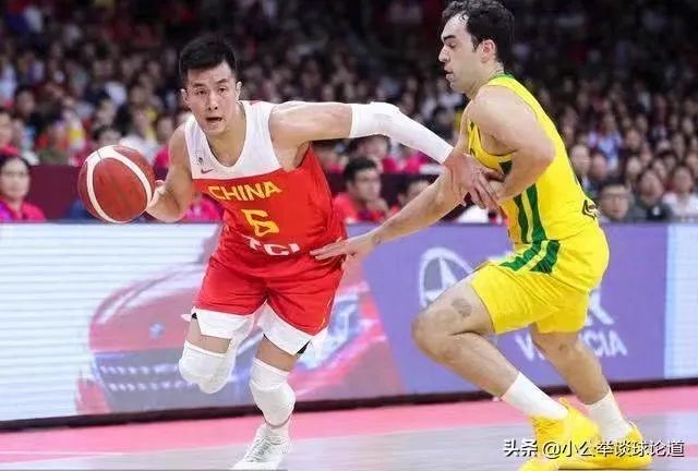 网友翻了郭艾伦和易建联的微博，前者大多是综艺，后者大多是篮球，你怎么看？