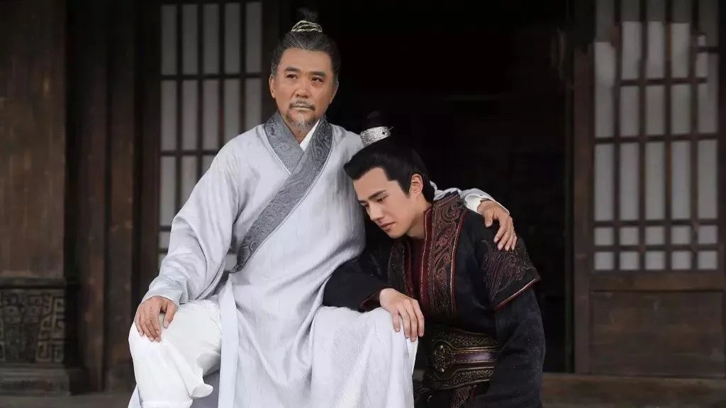 63岁孙淳娶同班同学恩爱30年，妻子生病不离不弃，为何如今却无儿无女？