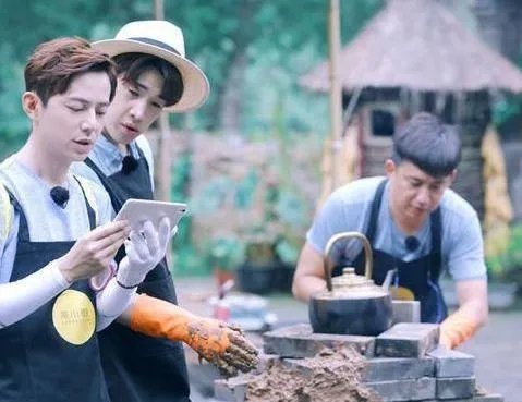 何炅老师都做过哪些替人解难的事情？