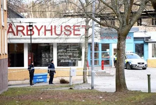 瑞典斯德哥尔摩南郊地铁站外发生爆炸情况如何？