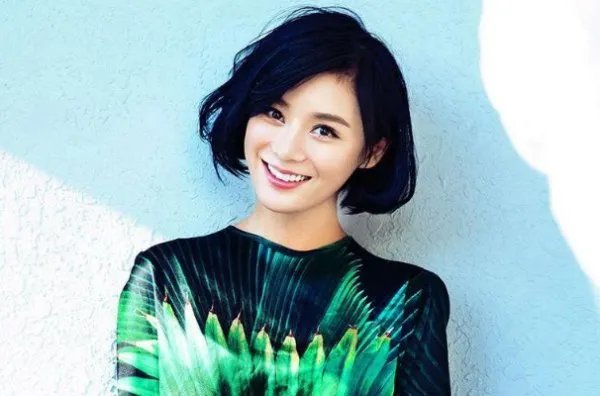 袁姗姗离开于正后就没什么资源了,为何要离开于正这么好的靠山?