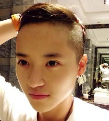 奶茶千金蒋瑶嘉:蒋瑶嘉寸头PK长发哪个更惊艳?