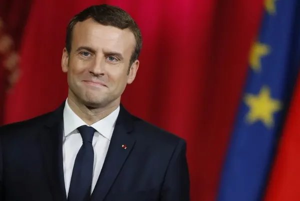 巴西总统嘲笑马克龙妻子，一国总统应该如何控制自己的言行？