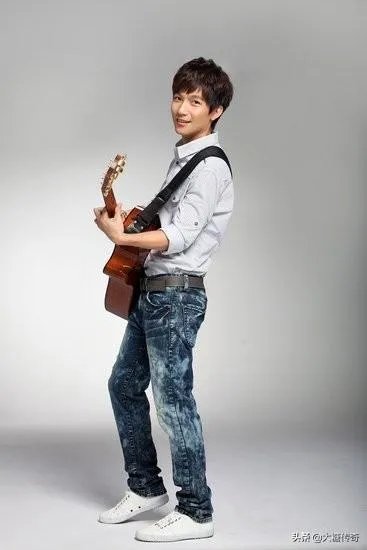 李小璐淘宝店日销10万，为何明星从“带货”转“卖货”？