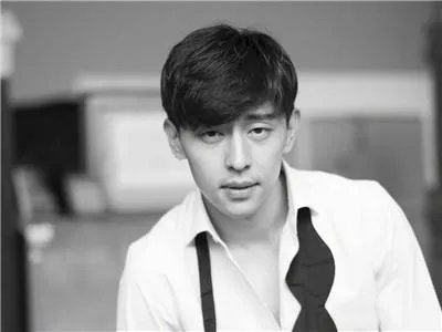 邓伦家的房子塌了引发热议，他本人对此有作回应吗？