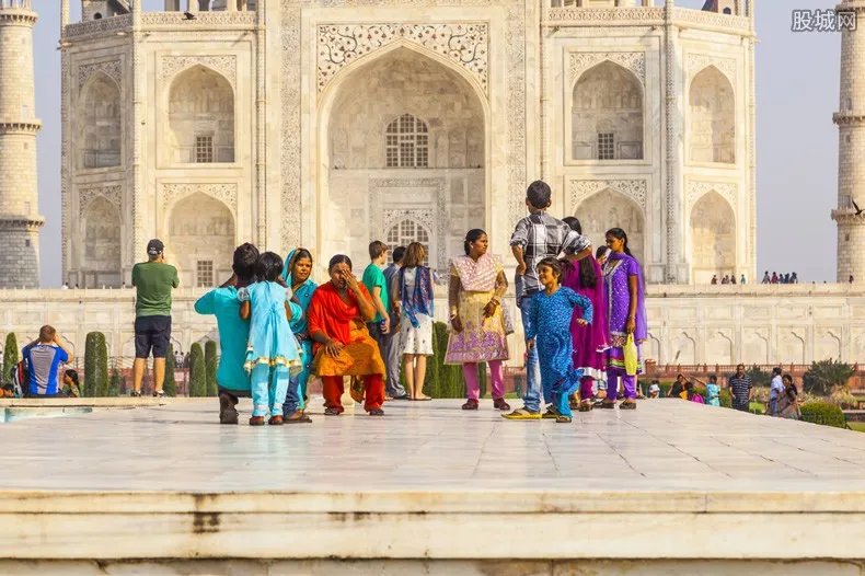 印度全国封城21天 又一个国家采取紧急应对措施