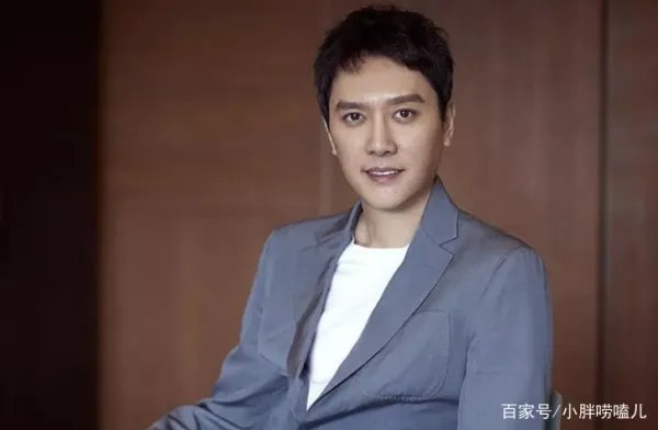 冯绍峰自曝新欢，赵丽颖脸色太难看，难道这就是他们离婚的真相？