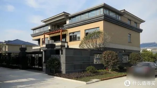 明星豪宅有啥好羡慕的，中国真正的千万豪宅都在农村！