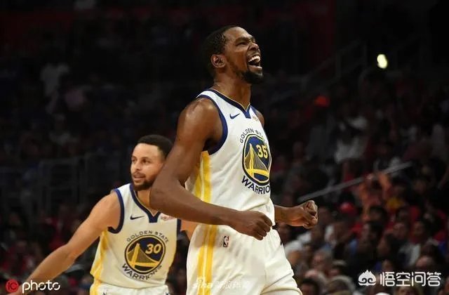 死神降临!杜兰特创历史半场狂砍38分,库里不慎扭伤脚踝所幸无碍,勇士能赢下比赛吗?