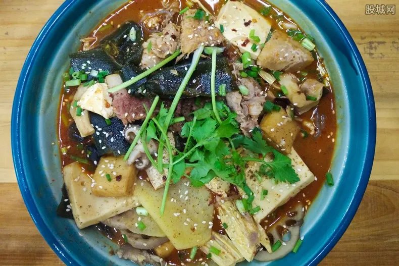 麻辣烫在韩受欢迎 中国麻辣烫在韩生意火爆！