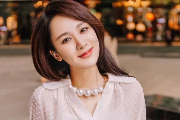 蒋梦婕调侃杨紫：你腰上太有肉了，为何杨紫没有生气反而笑？