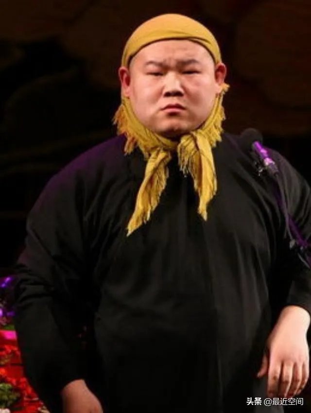 岳云鹏助理调侃他的本名被“开除”上热搜,你怎么看?是真事吗?