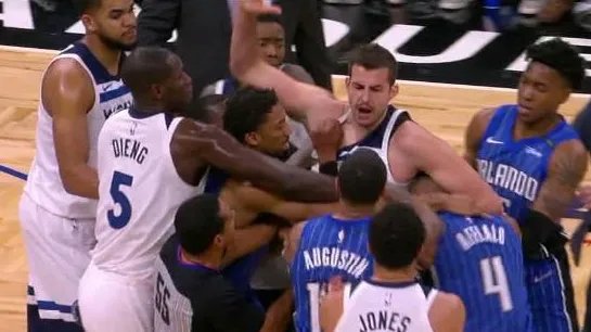 阿弗拉罗因拳击对手将被禁赛两场是真的吗？