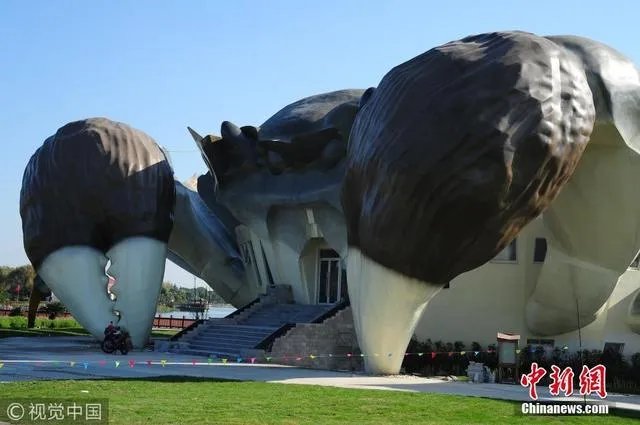 如何评价苏州螃蟹建筑呢？