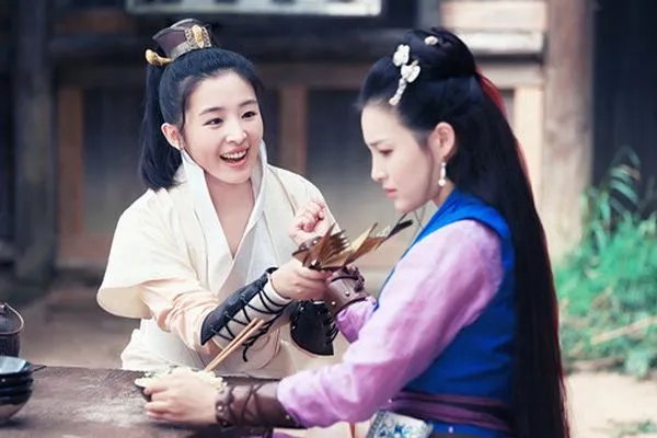 网爆彭冠英张含韵已经领证结婚，为何两人恋爱能如此低调？