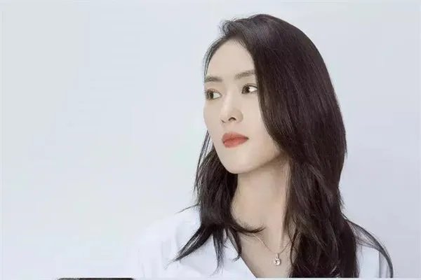 《三十而已》开播8.1分,当初辞演的佟丽娅现在心情如何?