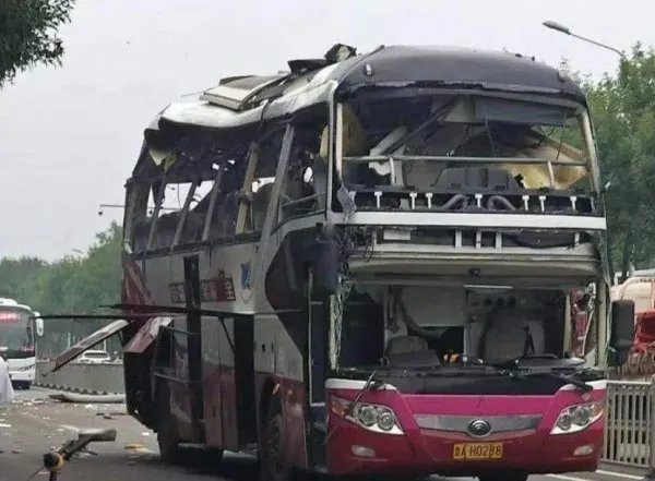 近日济南一大巴车发生爆炸,具体是什么原因造成的?
