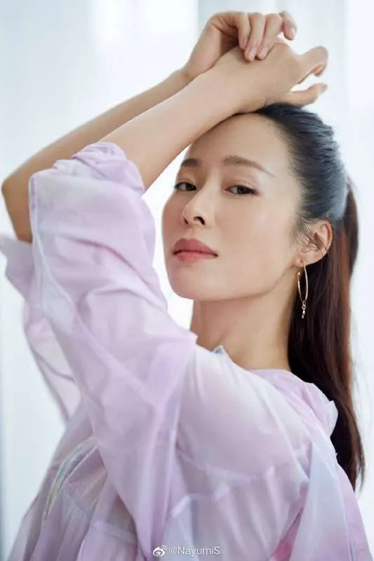 江一燕的“不单纯”蜕变，是如何一步步不被网友买账的？