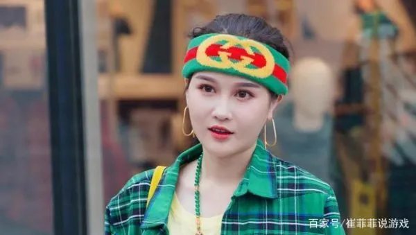 赵本山妻子谈女儿整容，坦言看着很揪心，女儿整容她该不该阻止？