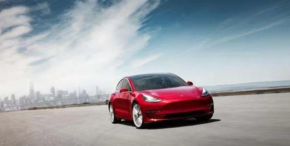 特斯拉又降价了！不到两年降幅10万，逼死自主品牌？