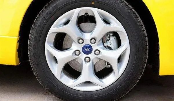 福克斯汽车报价及图片,福克斯报价表