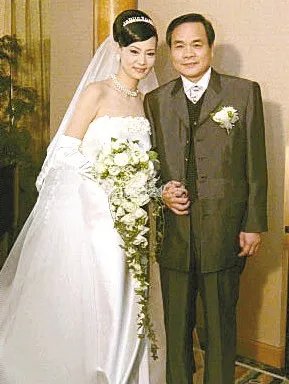 刘雪华老公坠楼身亡 琼瑶女郎委婉家居照盘点