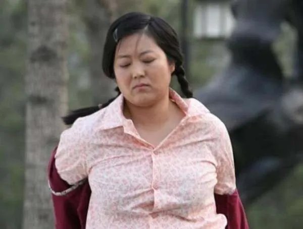 王茜华：演农村剧走红，为拍戏整容200次，今50岁现状如何？