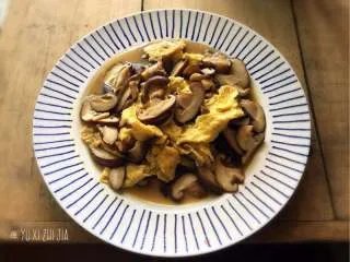 香菇炒鸡蛋