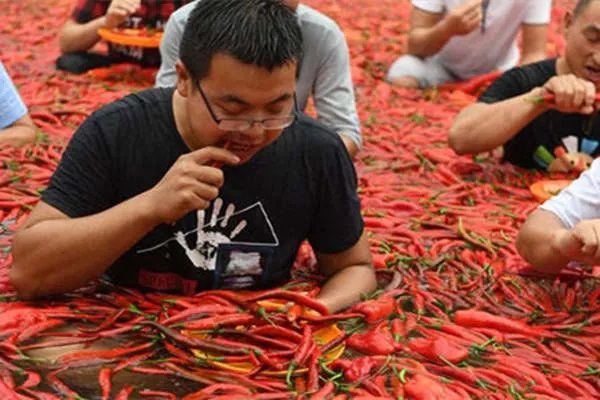 湖南人年均消费辣椒100斤，他们用辣椒制作了什么特色菜？