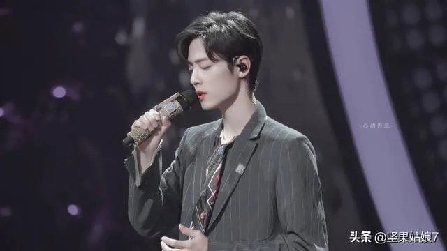 肖战今年可能会参加哪个卫视的跨年演唱会,为什么?