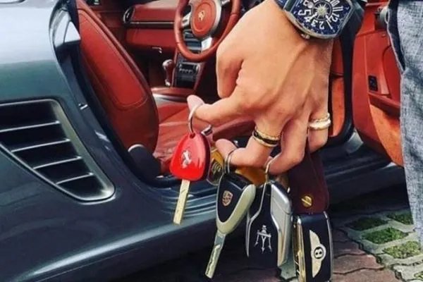 为什么大家都会很关注炫富的人？