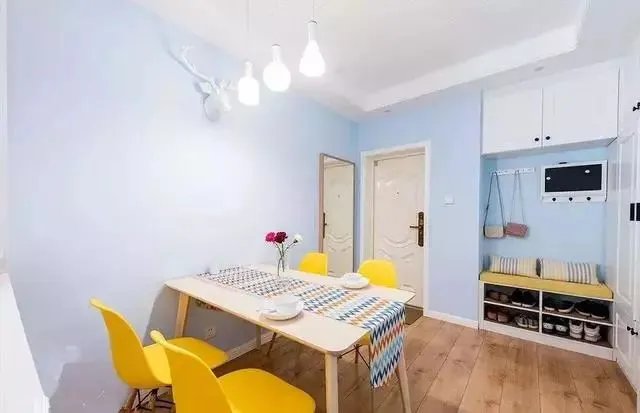 不管户型如何,都该有个漂亮又实用的玄关鞋柜,最好是多功能型的!