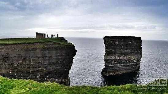 男子花25年攀登巨岩 上去之后惊呆了(图)