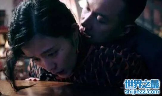 柳岩吻戏床戏盘点，各种大尺度上身全裸激情戏 