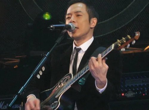 黄贯中被遗忘明星过气惨遭遗忘 商业面前音乐人是如此可怜