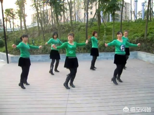 您是怎样喜欢上广场舞的，有没有一次偶然的原因呢？