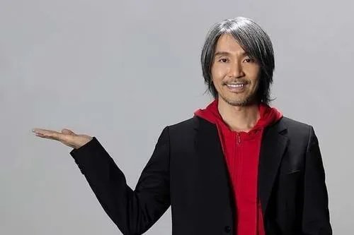 香港娱乐圈里，向华强为何与周星驰结仇？