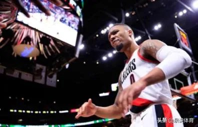 开拓者球星利拉德身上有金州勇士队标的纹身，这是怎么一回事？