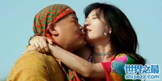 柳岩吻戏床戏盘点，各种大尺度上身全裸激情戏 