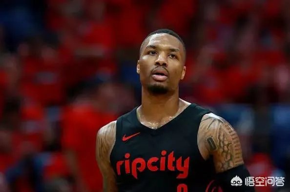 开拓者球星利拉德身上有金州勇士队标的纹身，这是怎么一回事？