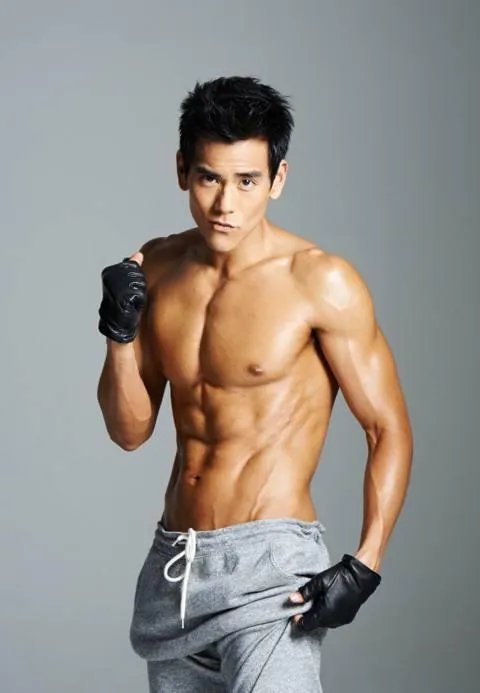 余文乐结婚了，为什么大家都艾特彭于晏？