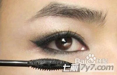 单眼皮女生怎么画眼妆