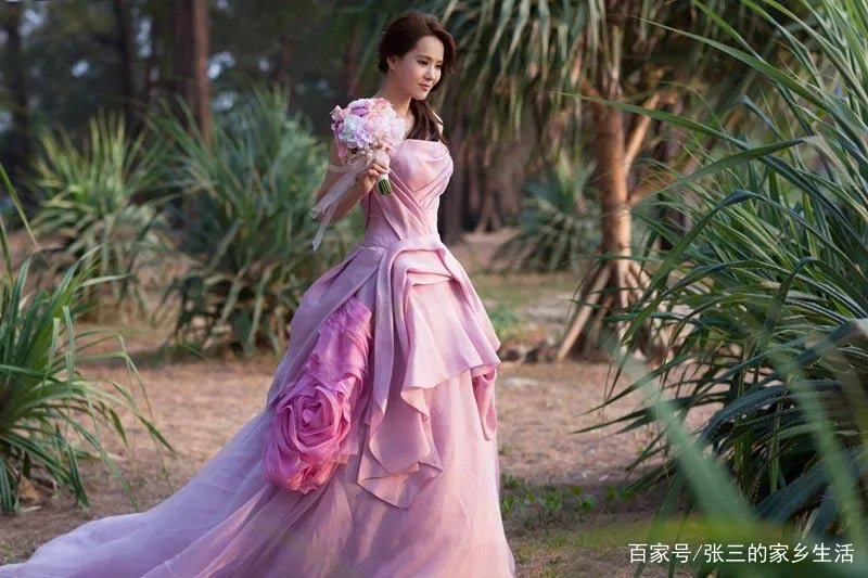 伊能静和秦昊年龄差很大，那么为什么秦昊会选择伊能静？