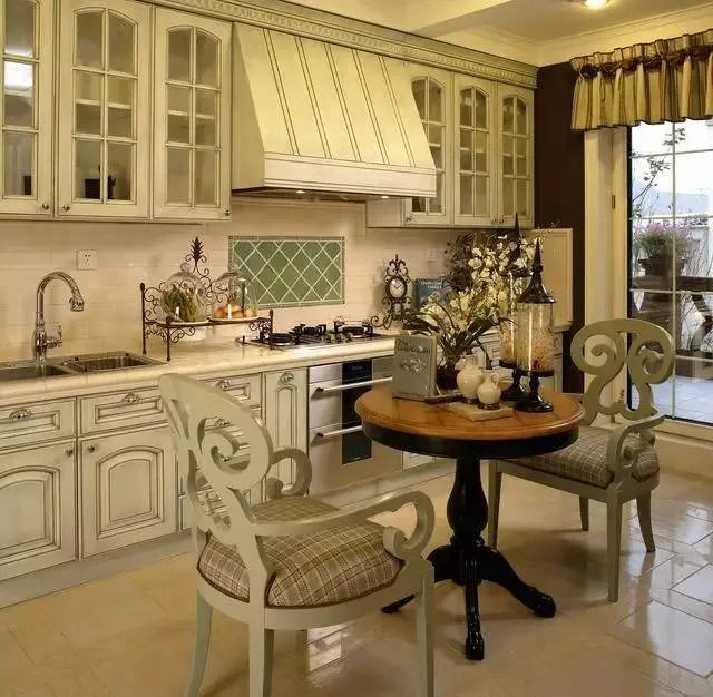 看多了美式乡村别墅,来欣赏一下英伦风的乡村风格吧!